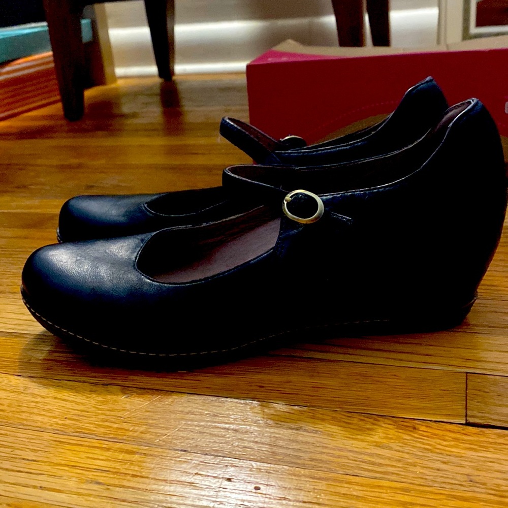 Dansko Loralie burnished nubuck
